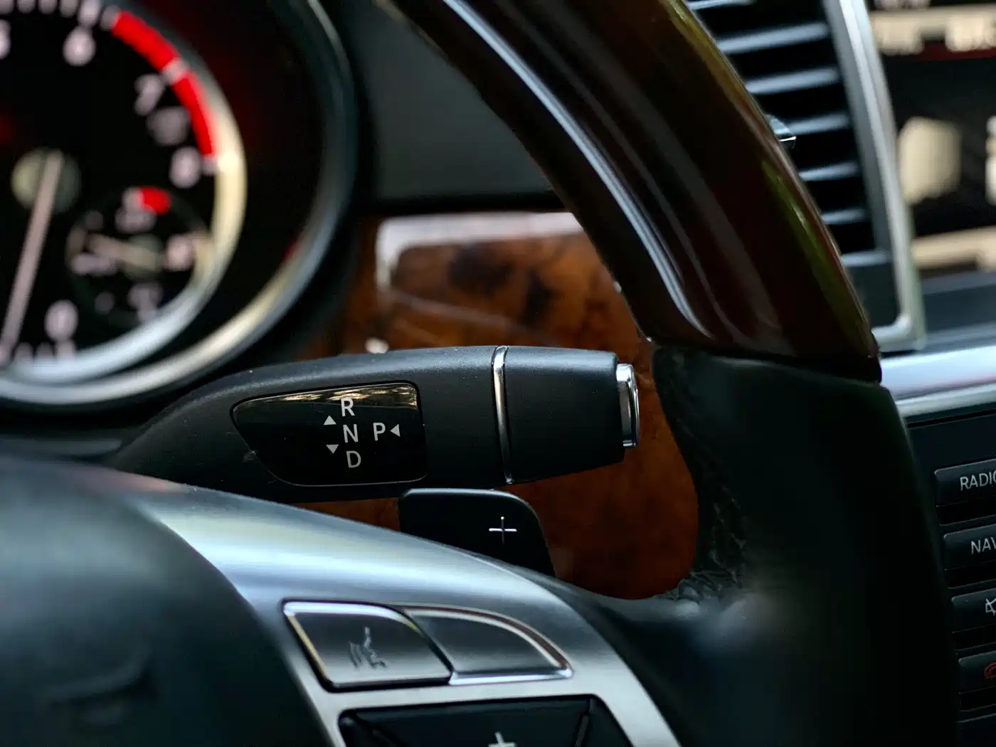 Mercedes-Benz M-Class 2012 Model ML 350 Luxury фото 14