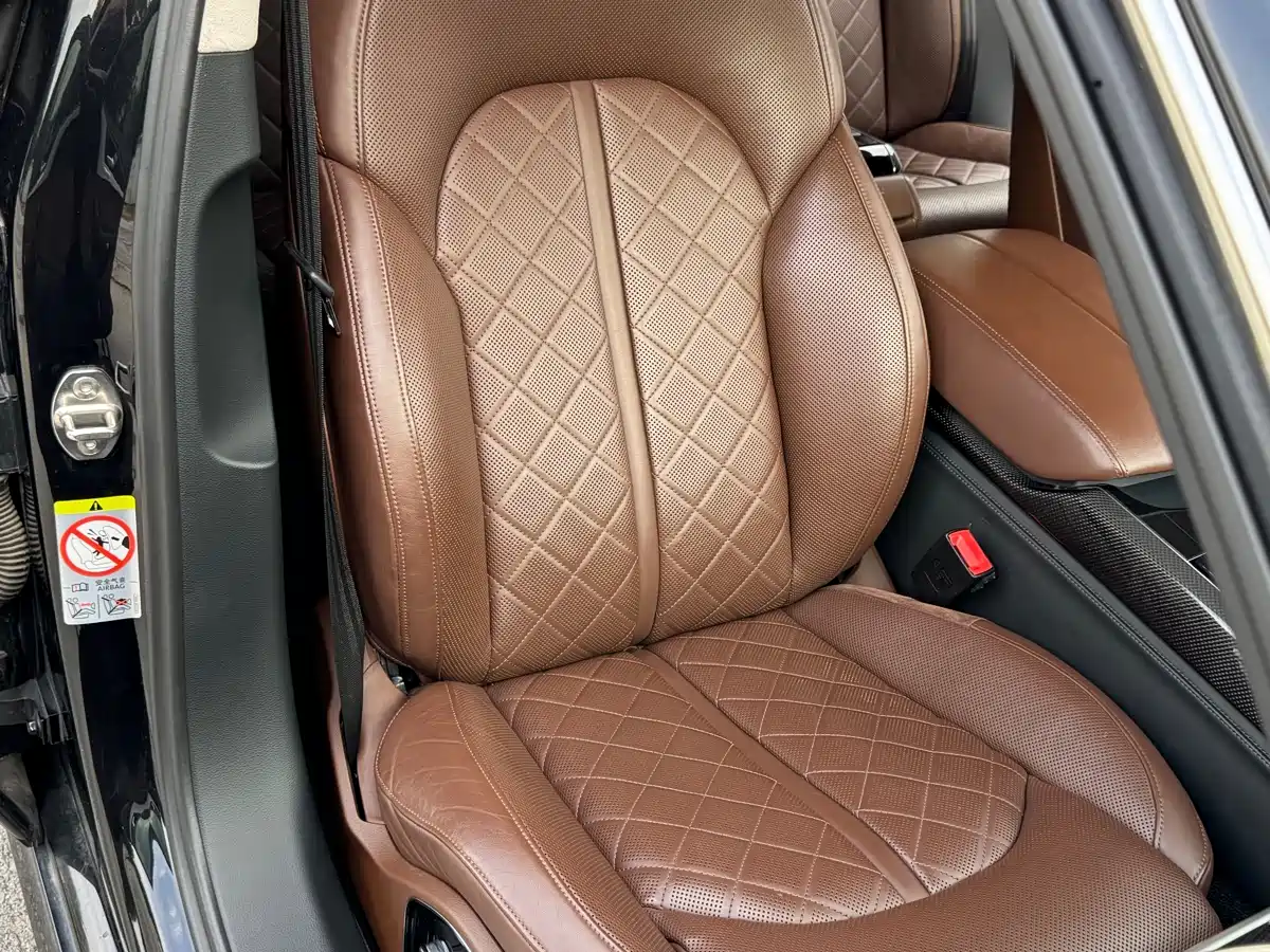 Audi S8 2013 S8 4.0TFSI quattro фото 17