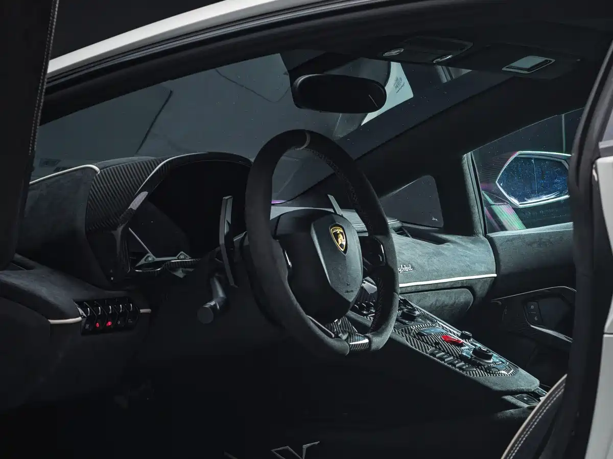 Lamborghini Aventador 2013 2011 LP 700-4