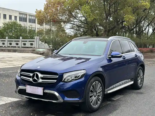 MERCEDES-BENZ GLC