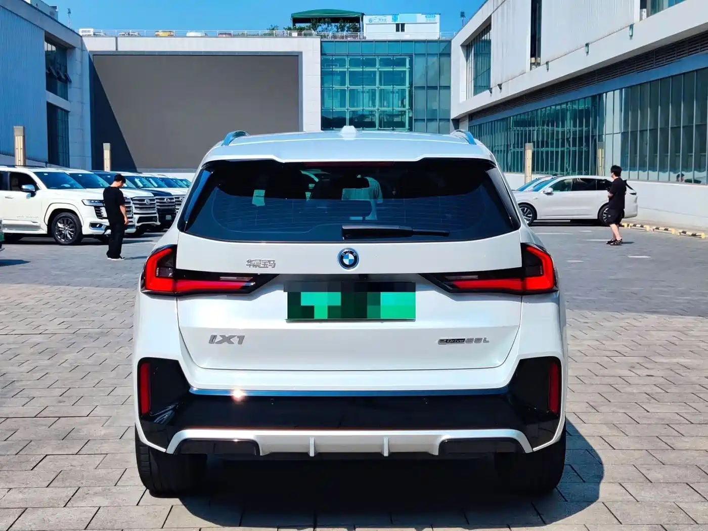 Фото 5 - BMW iX1