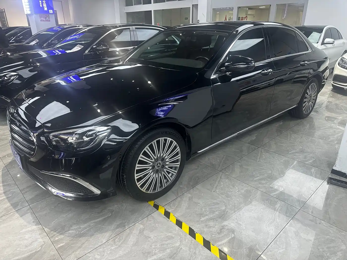 MERCEDES-BENZ E CLASS