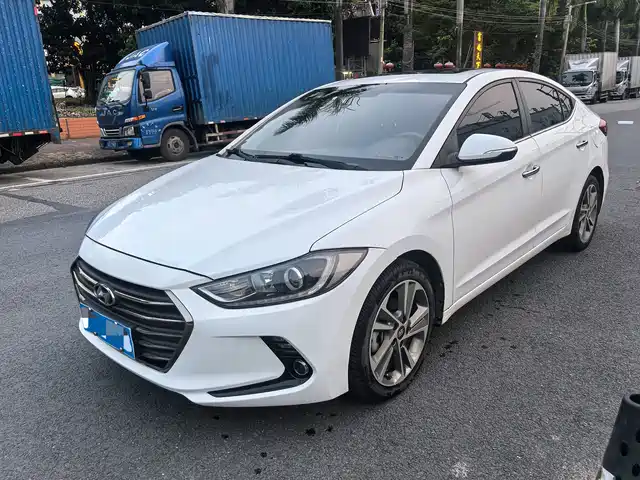 Hyundai Elantra 2016 Model 1.6L Automatic Smart Elite — фото 1