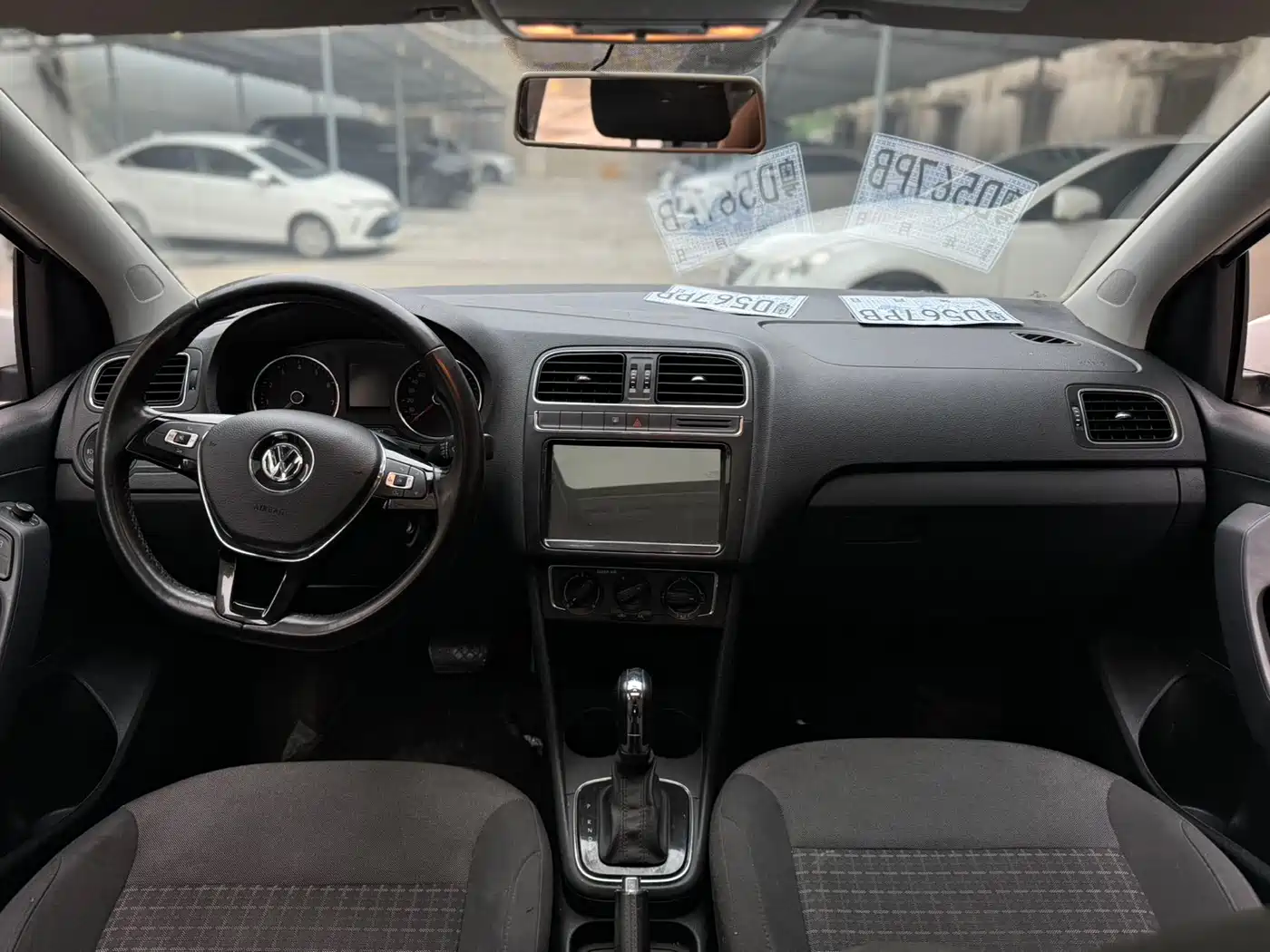 Volkswagen Polo 2016 1.6L Automatic Comfort фото 5