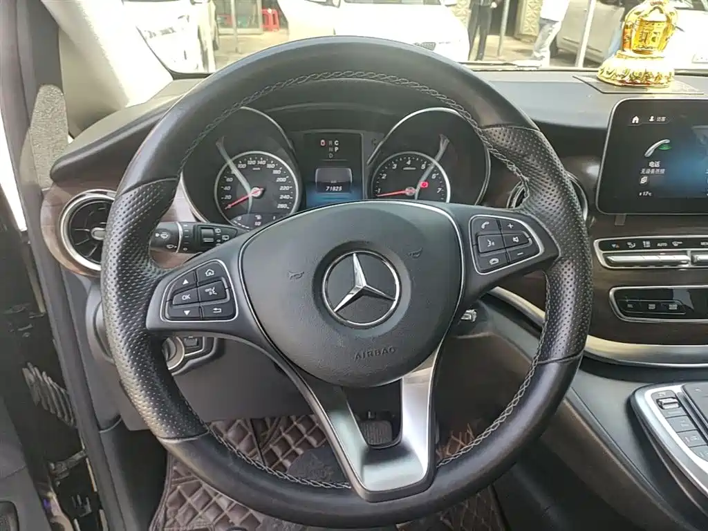 MERCEDES-BENZ V-CLASS