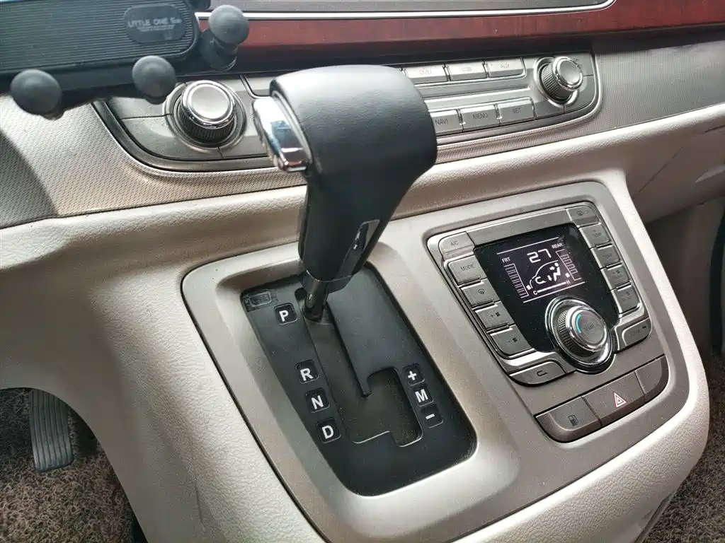 SAIC Maxus Maxus G10 2015 2014 Model Year 2.0T Auto Elite