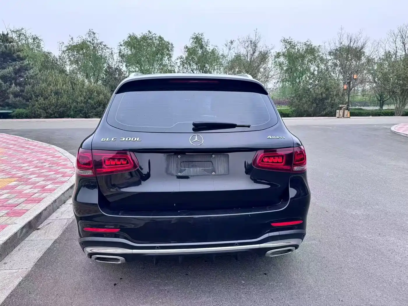 MERCEDES-BENZ GLC