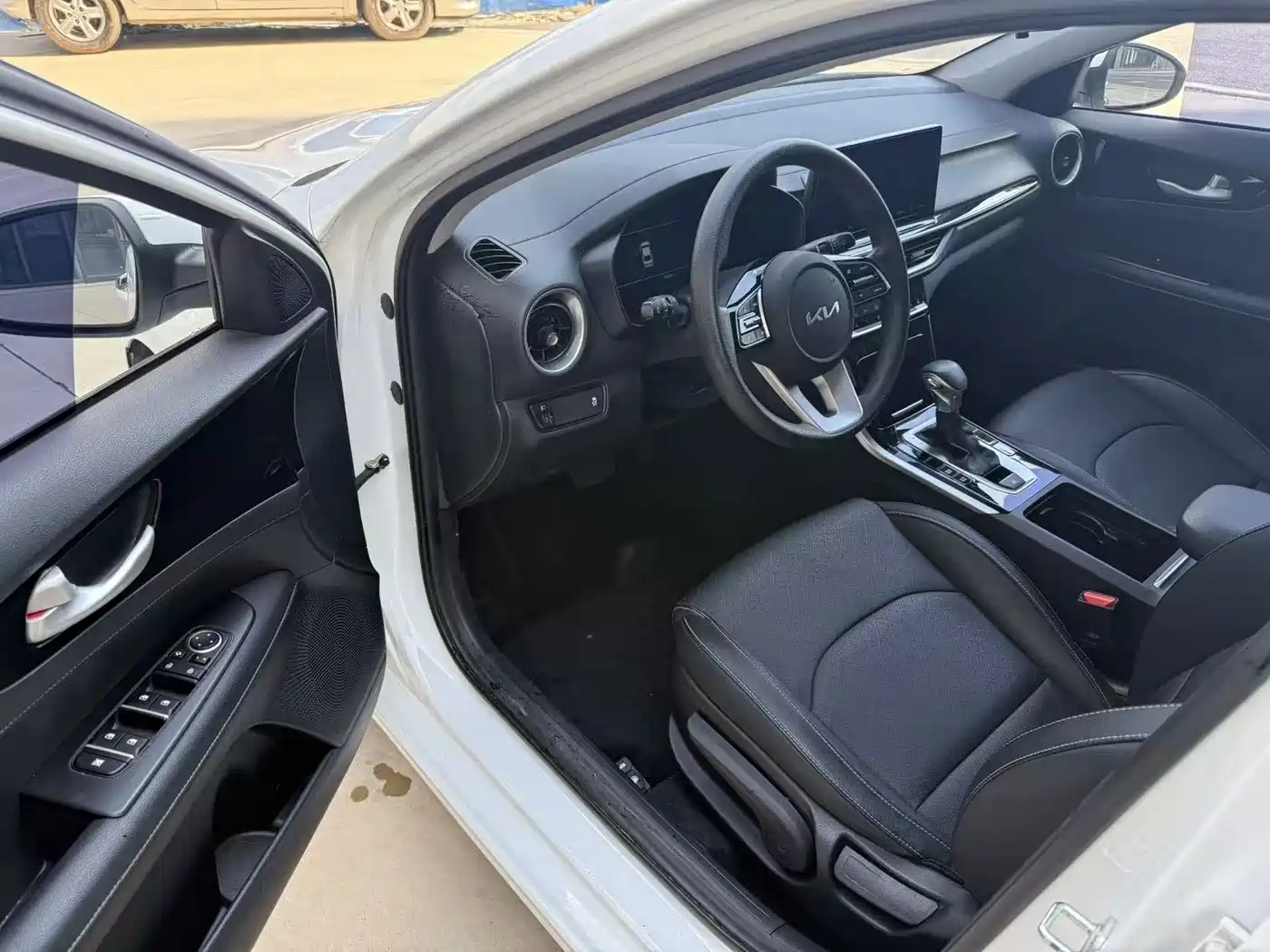 Kia K3 2021 1.5L CVT Fashion Edition фото 4