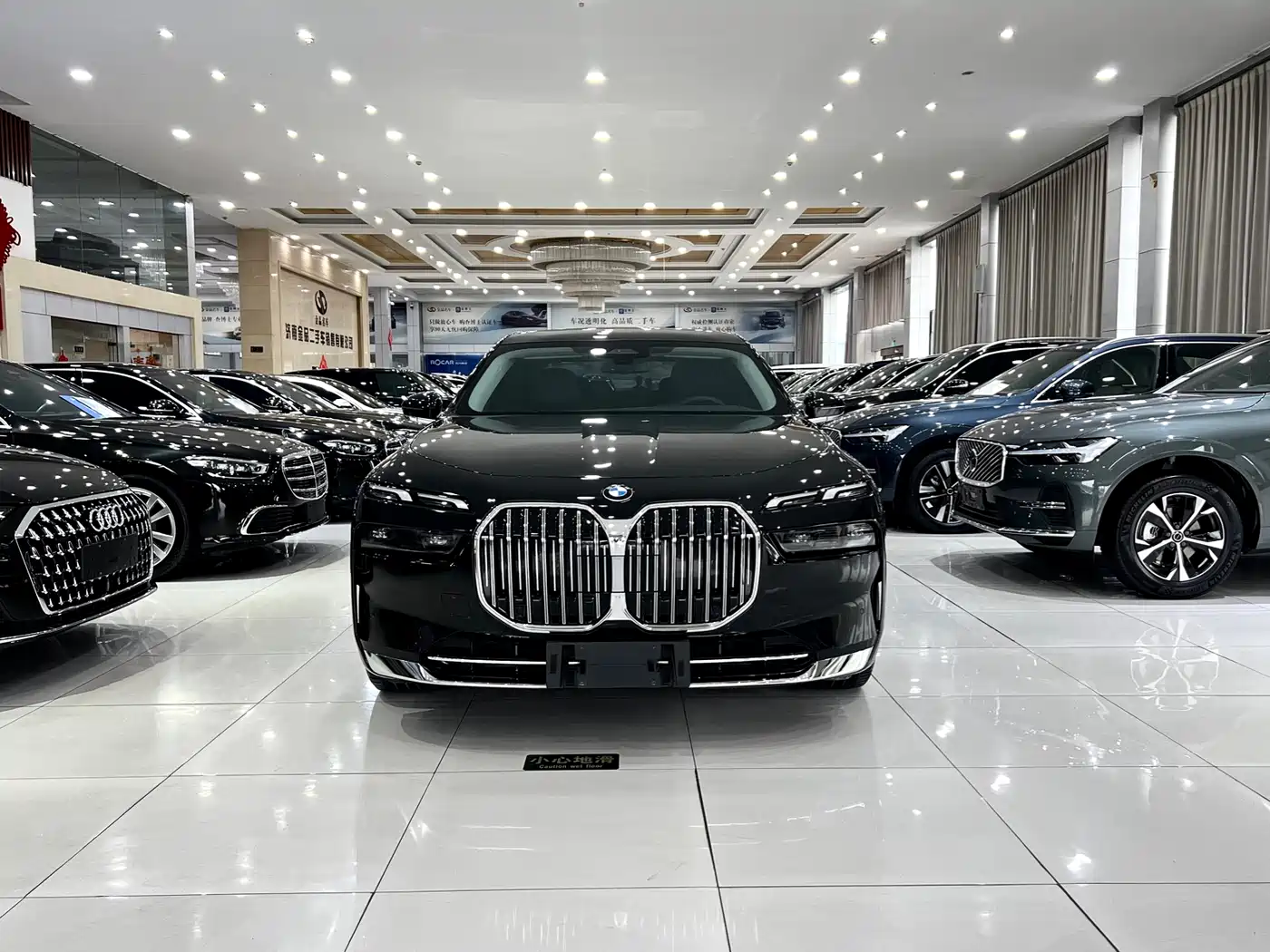 BMW 7-SERIES