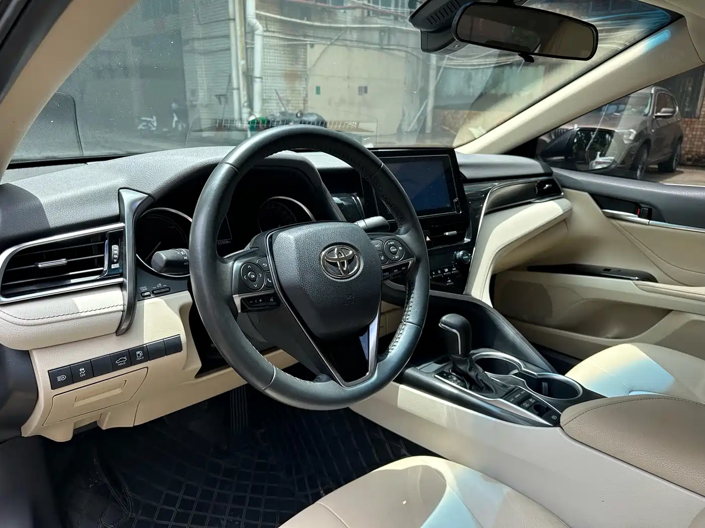 Toyota Camry 2021 Hybrid 2.5HGVP Leading Edition фото 5