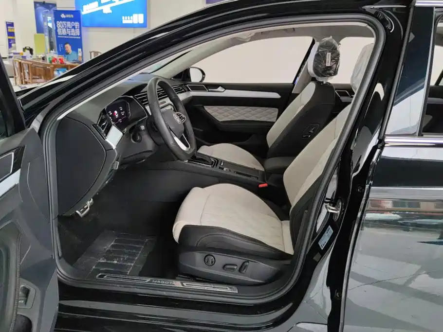 Volkswagen Magotan 2025 2025 Facelift Public Edition 330TSI DSG Luxury