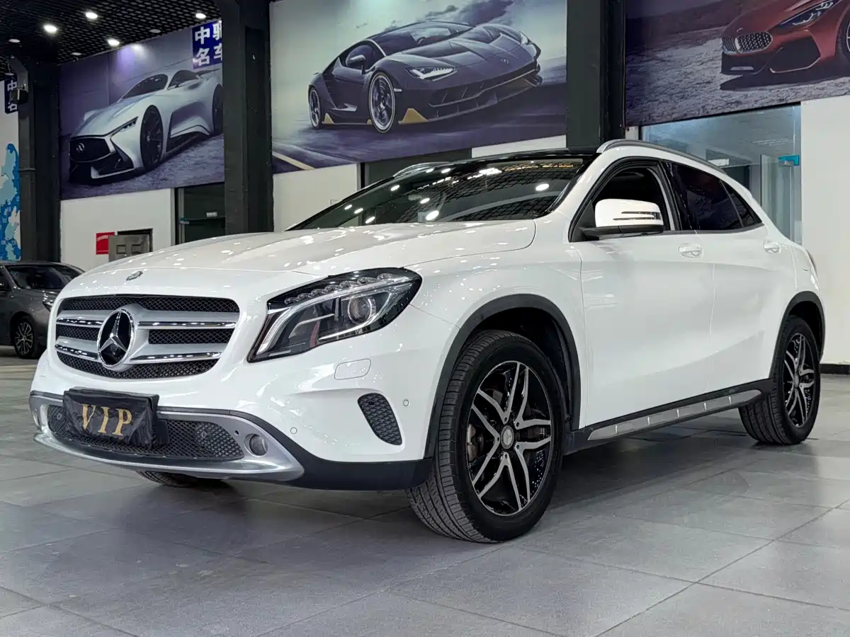 Mercedes-Benz GLA 2016 GLA 220 4MATIC Fashion