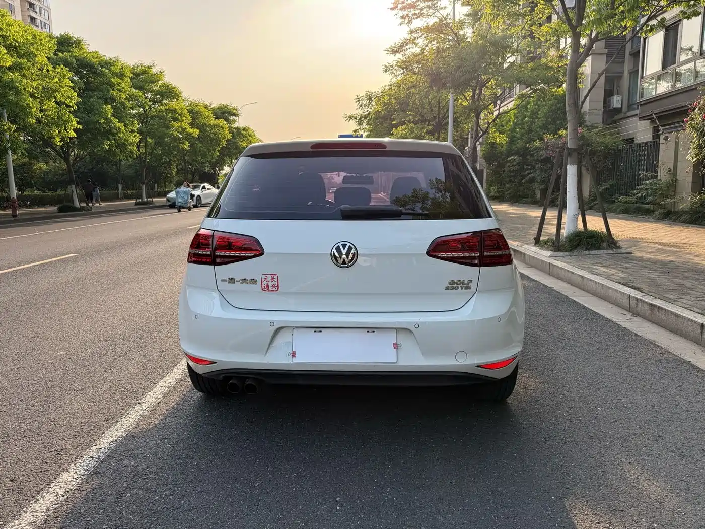 Volkswagen Golf 2017 230TSI Auto Comfort Millionth Anniversary Edition фото 10