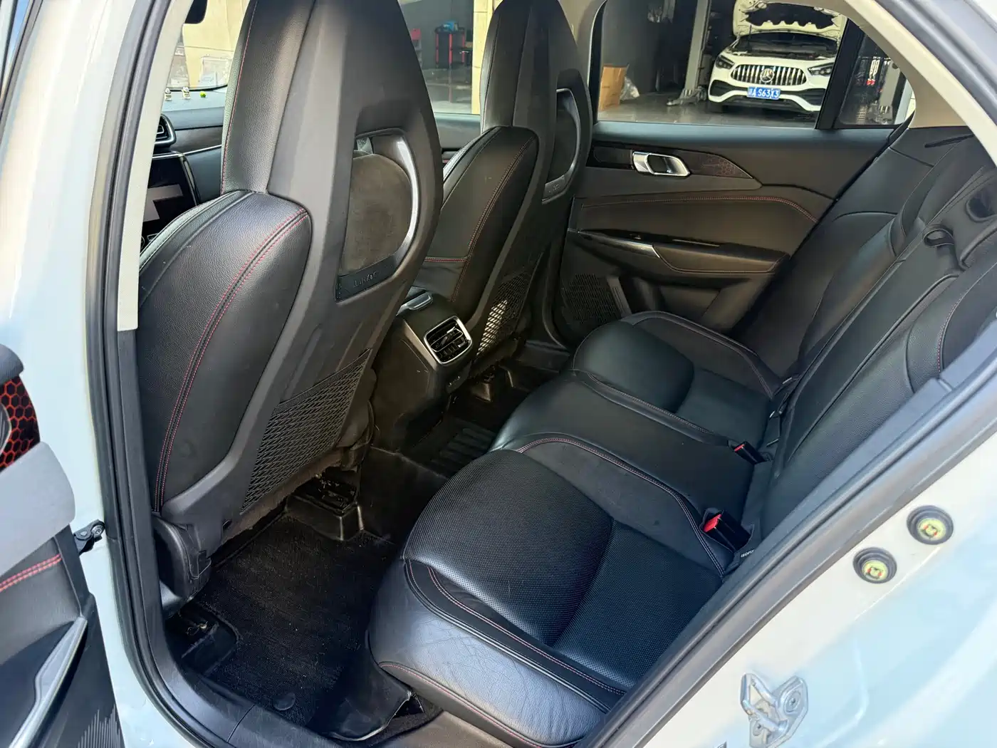Lynk & Co 02 2018 2.0T DCT AWD Pro Edition China V фото 5