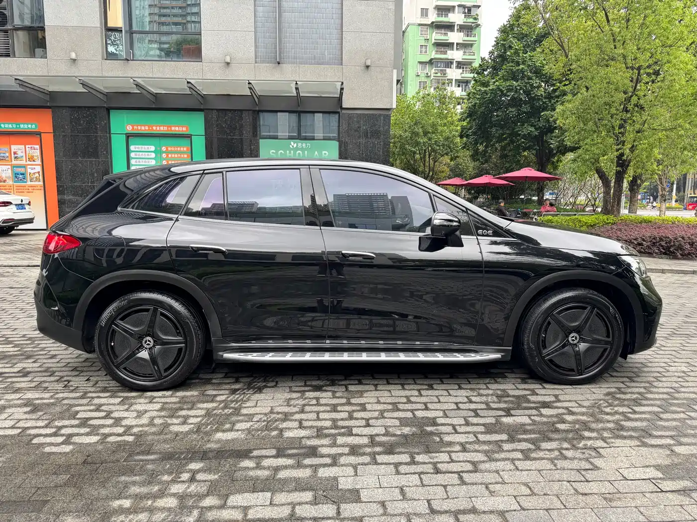 MERCEDES-BENZ EQE SUV