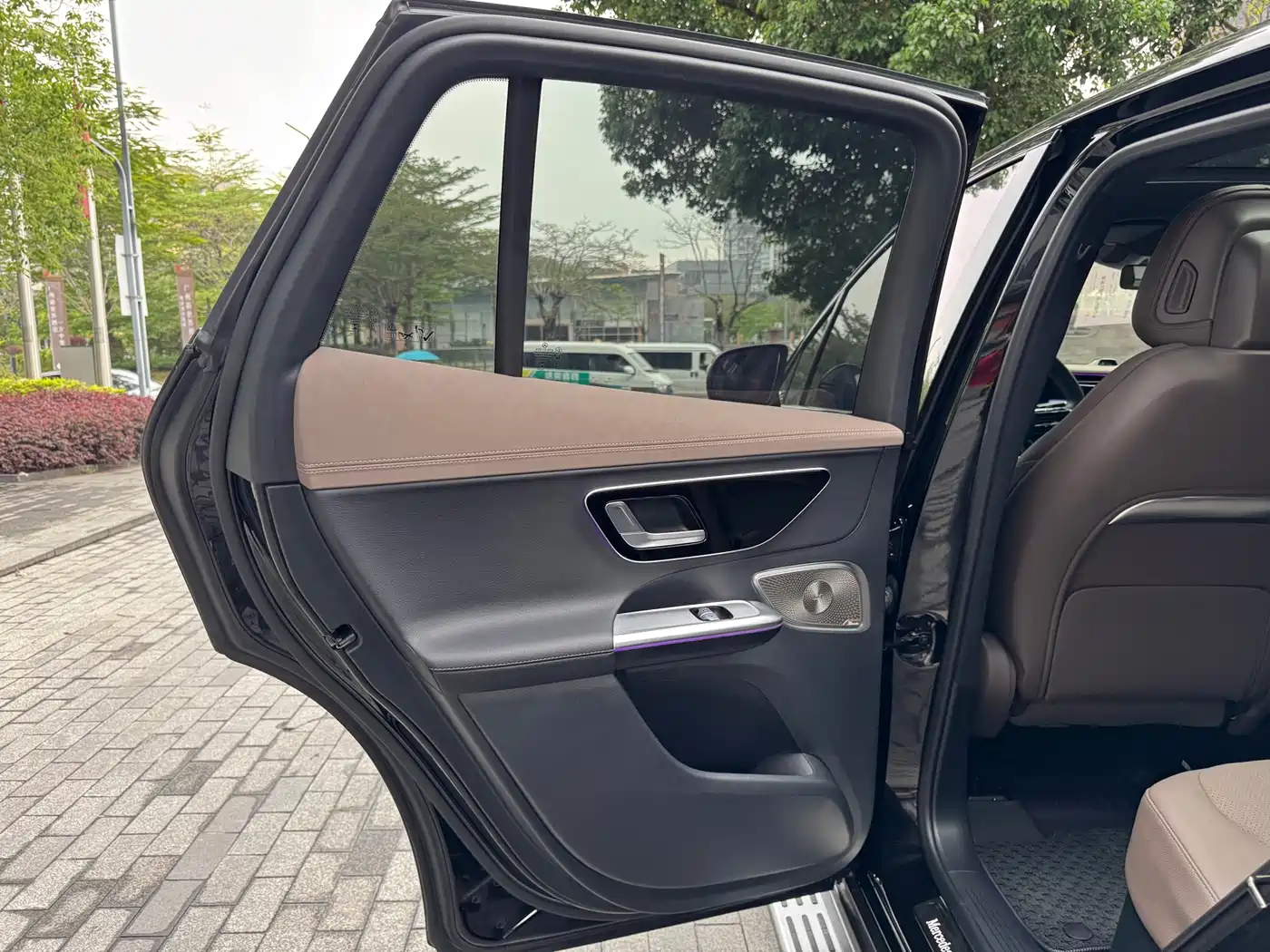 MERCEDES-BENZ EQE SUV