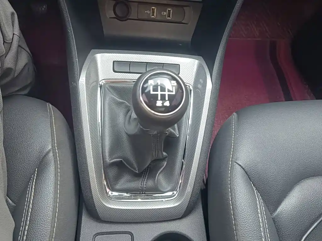 Roewe RX3 2020 2020 1.6L Manual 4G Ultra Comfort Flagship