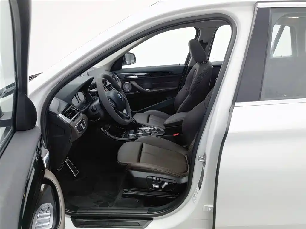 BMW X1 2021 sDrive20Li Fashion фото 10