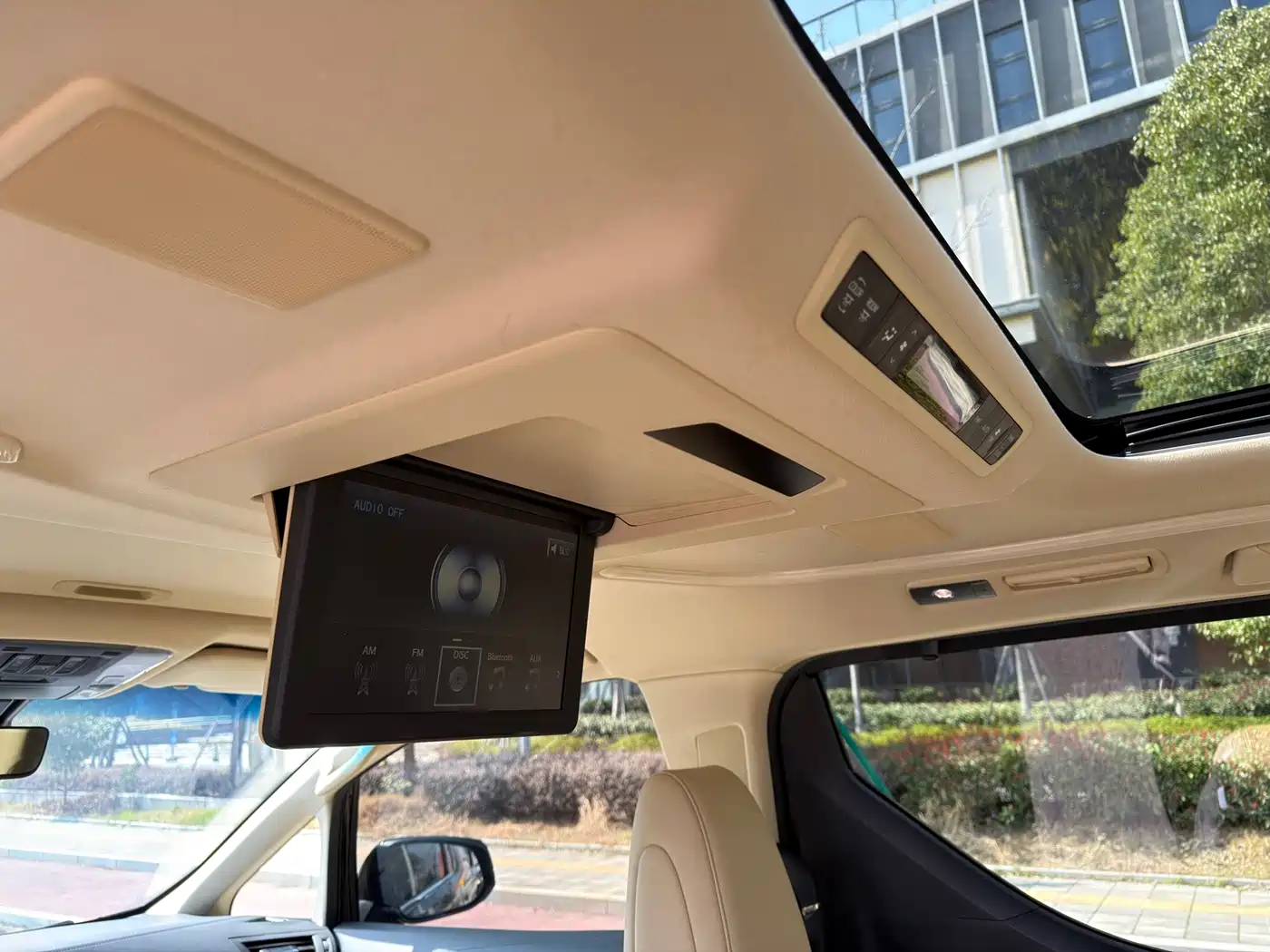 Toyota Alphard 2020 Hybrid 2.5L Premium Edition фото 11