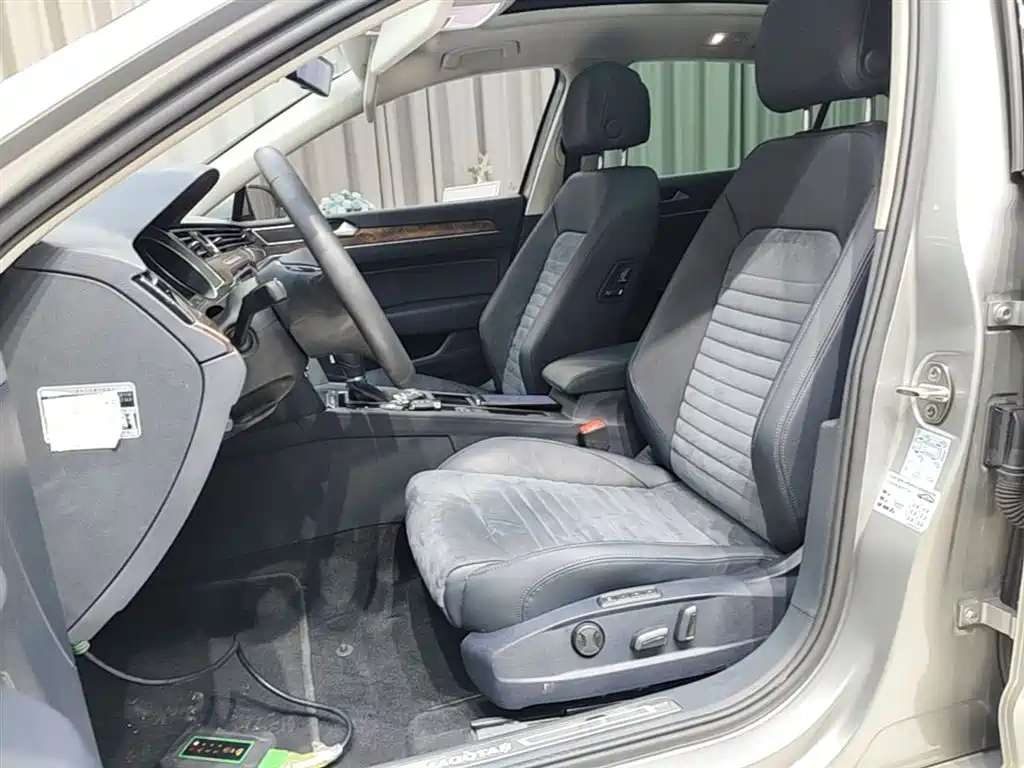 Volkswagen Magotan 2017 330TSI DSG Premium фото 11