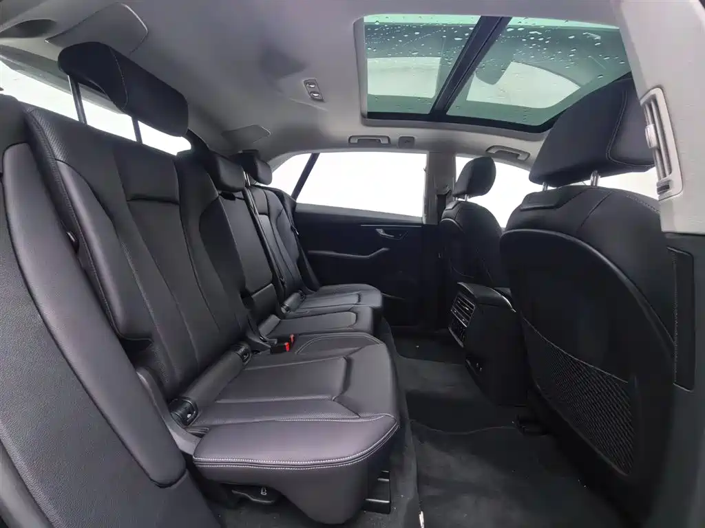 Audi Q8 2024 55 TFSI Luxury Sport фото 10