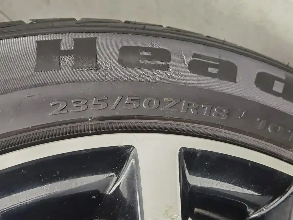 Фото 24 - Roewe RX5