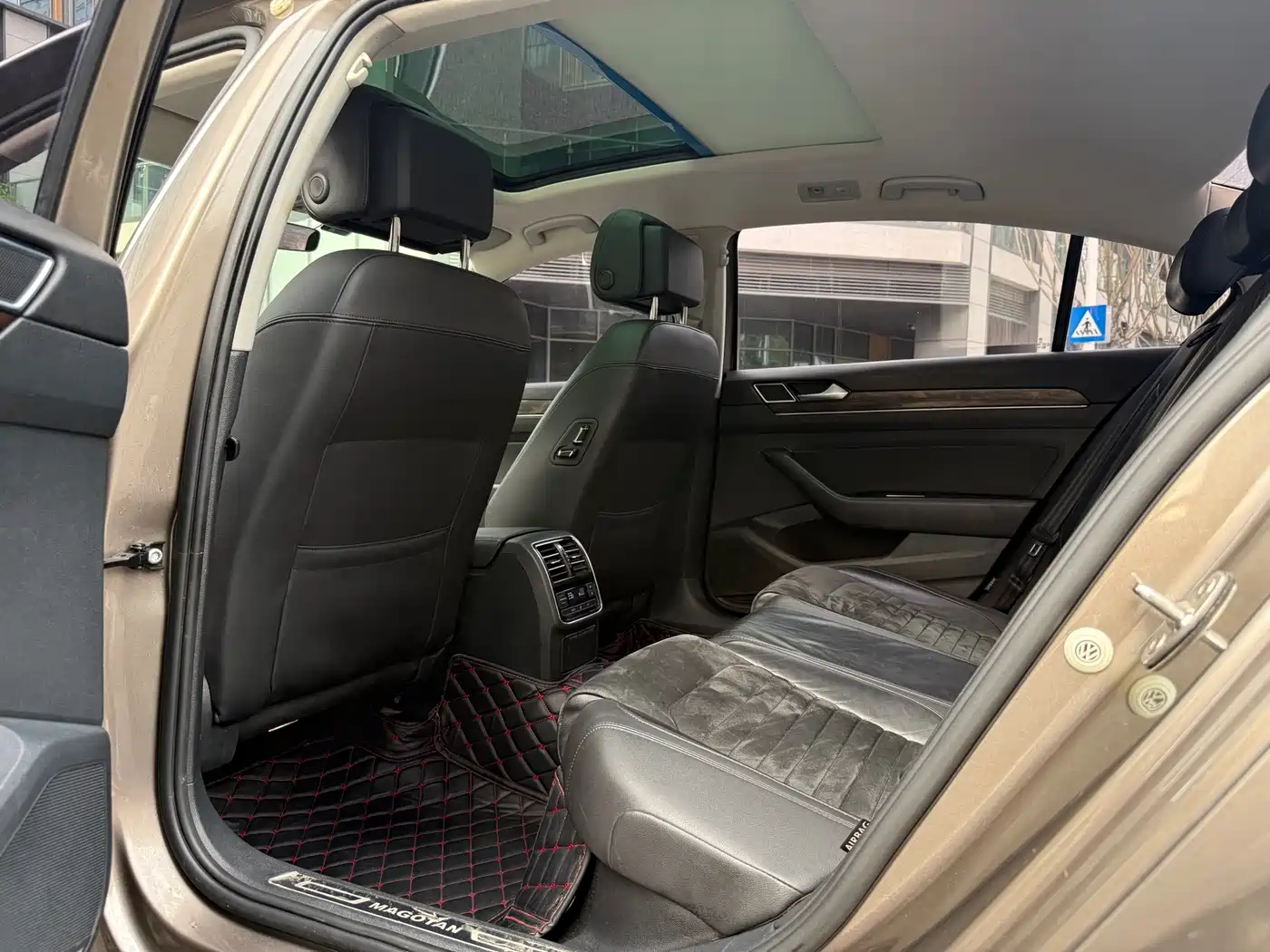 Volkswagen Magotan 2017 330TSI DSG Luxury фото 9