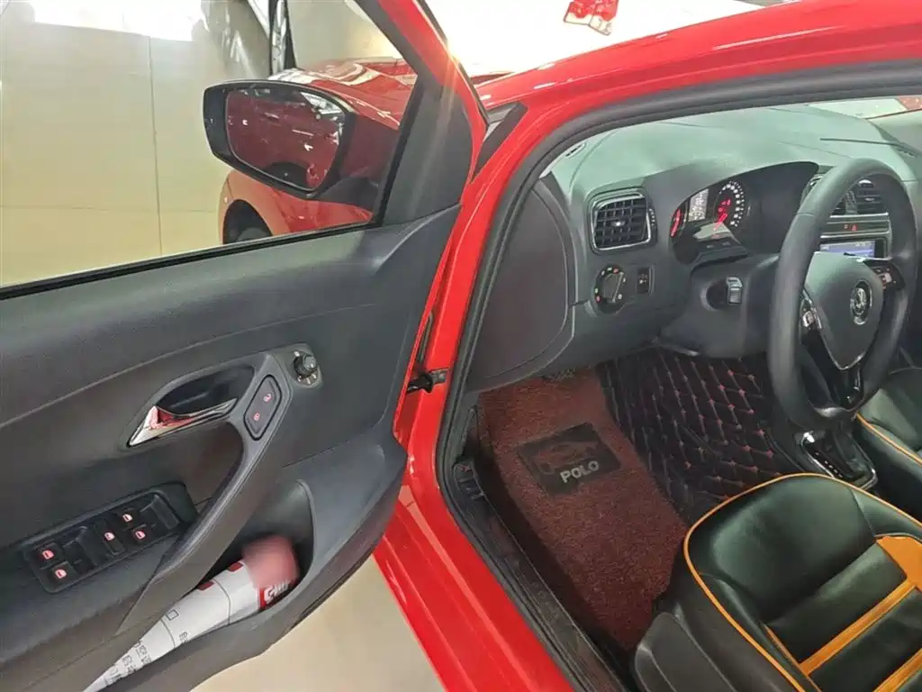 Volkswagen Polo 2016 1.6L Automatic Comfort фото 16