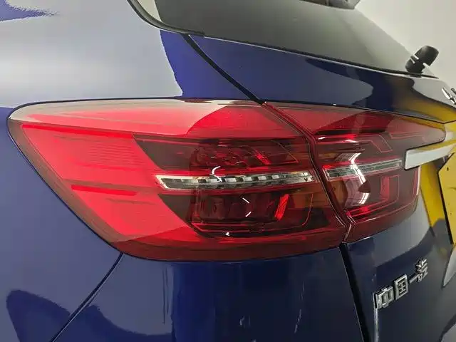 Hongqi HS5 2019 2.0T Intelligent Connected Flagship Edition фото 10