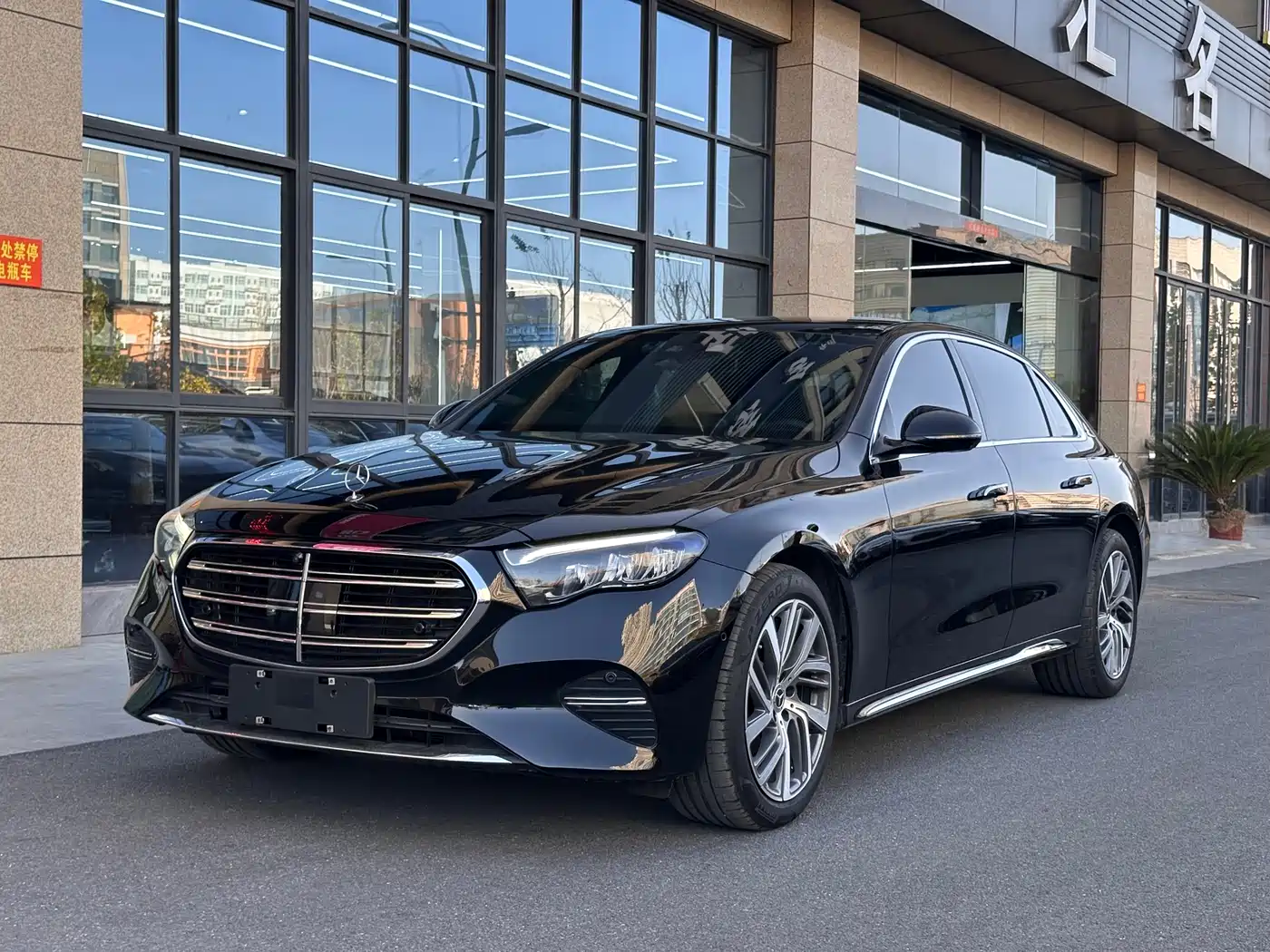 Mercedes-Benz E-Class 2024 E 300 L Fashion