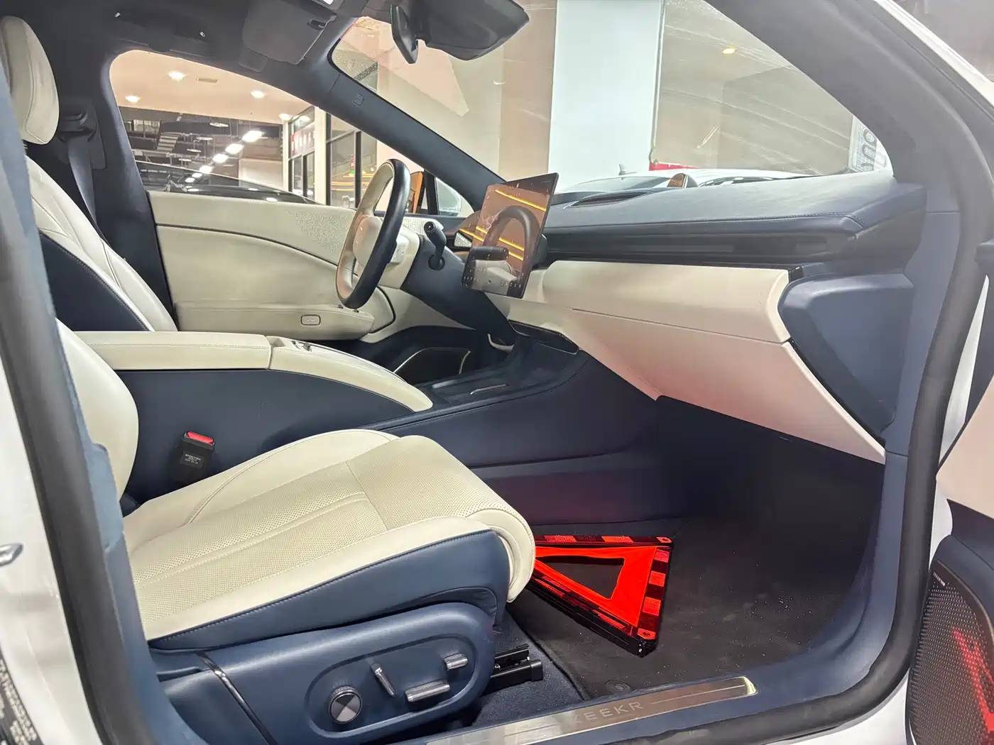 ZEEKR EXTREME KRYPTON 001