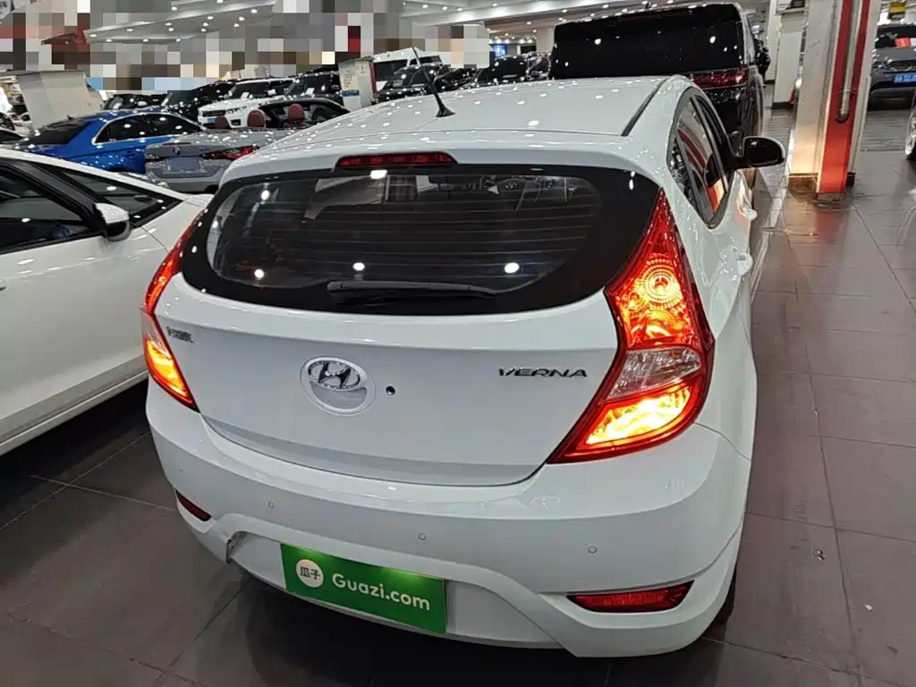Hyundai Reina 2016 2014 Model 1.4L Automatic GLX