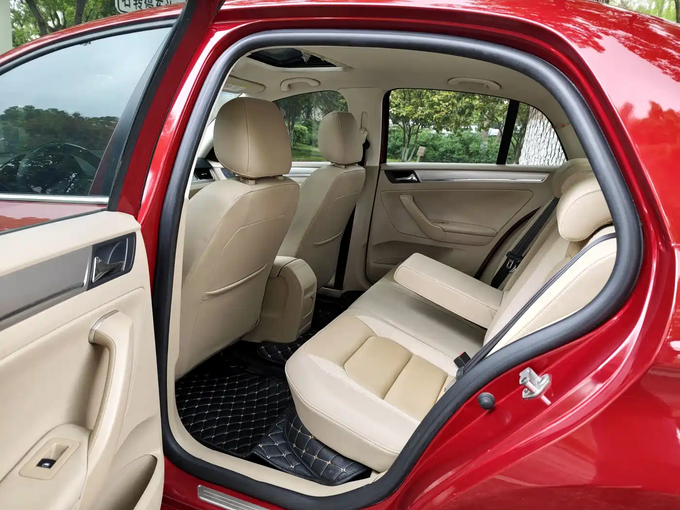 Volkswagen Bora 2014 1.6L Automatic Comfort Edition фото 19