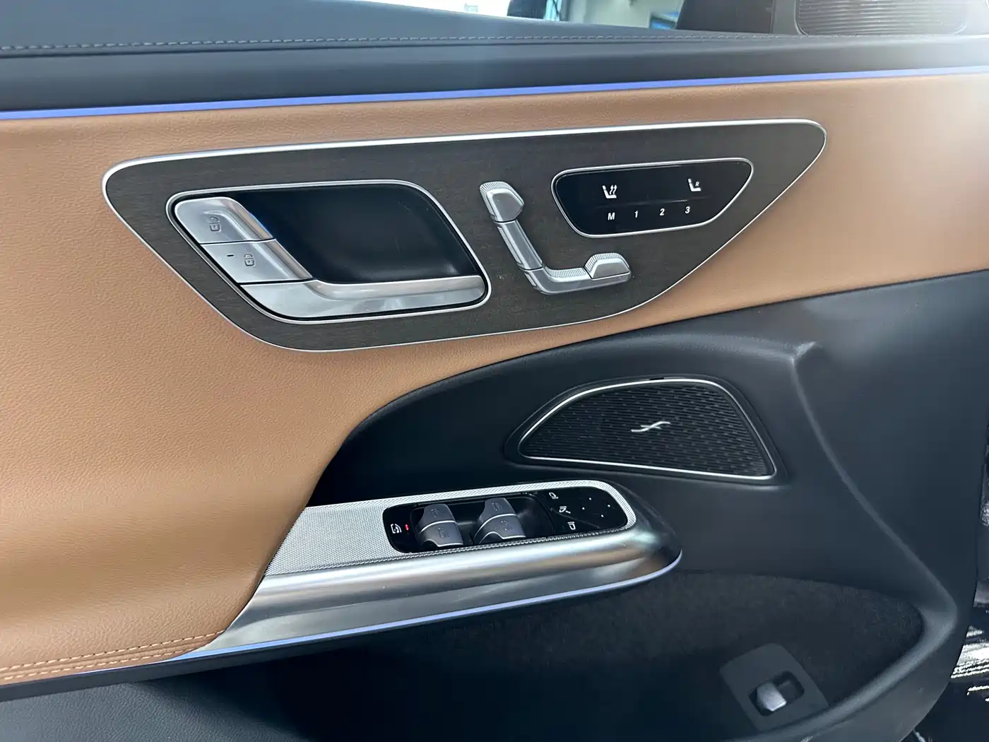Mercedes-Benz E-Class 2024 E 300 L Fashion фото 4
