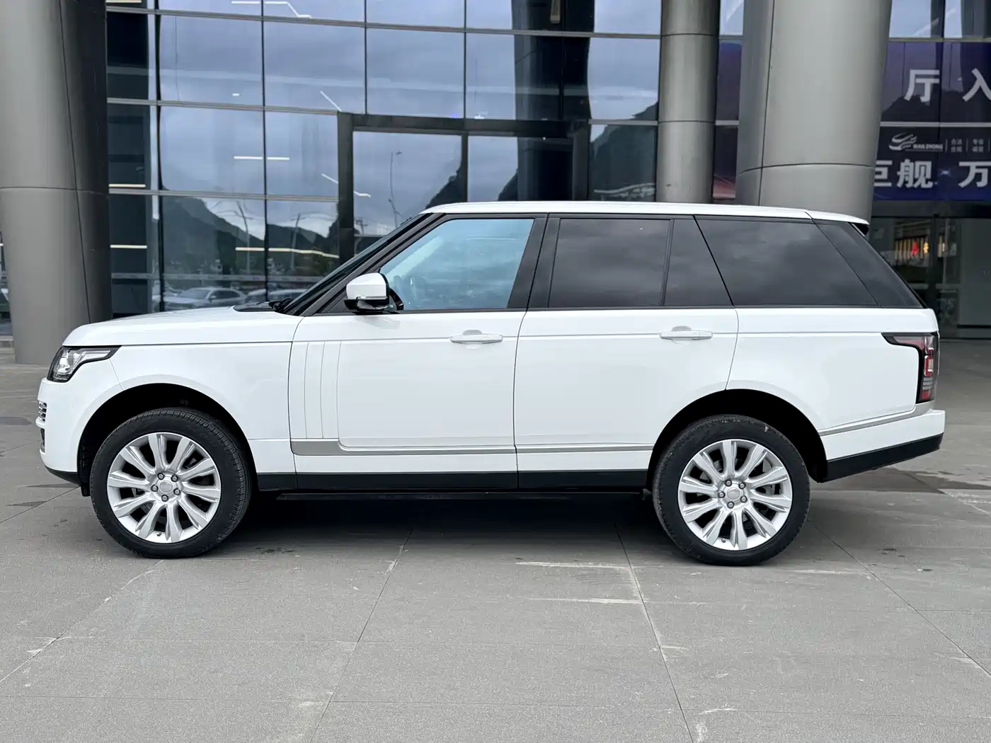 Land Rover Range Rover 2014 3.0 SC V6 Vogue SE фото 4