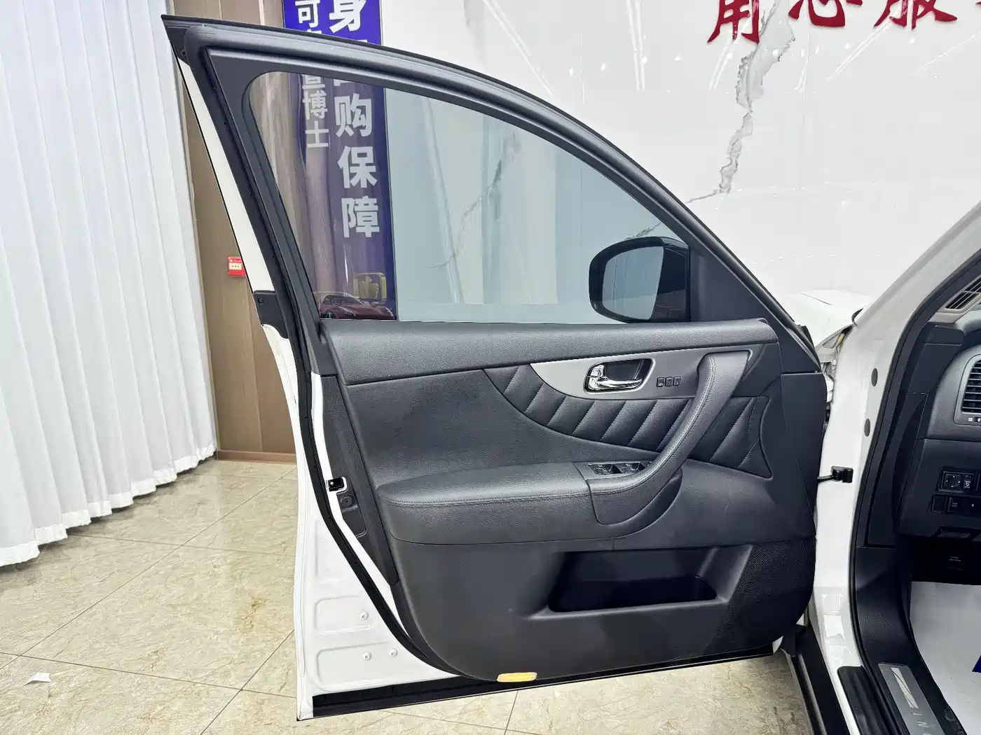 Infiniti FX 2011 FX35 Standard фото 15
