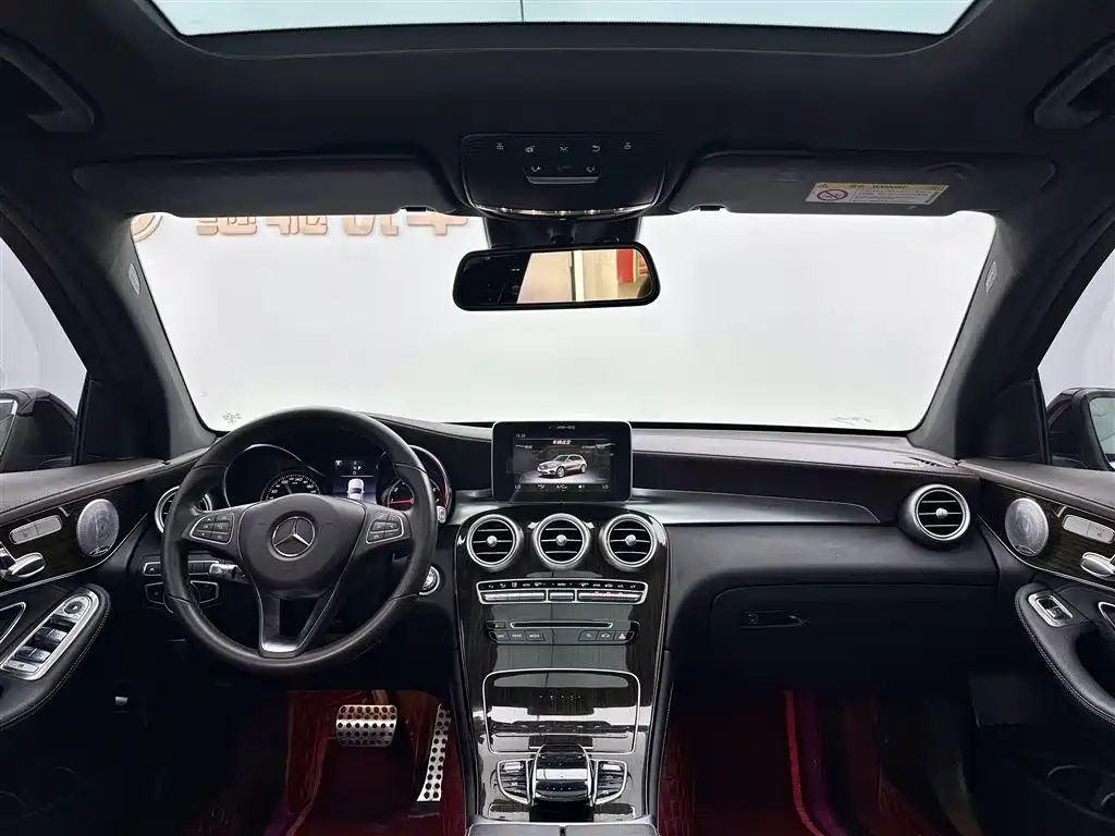 Mercedes-Benz GLC 2018 GLC 260 4MATIC Luxury фото 8