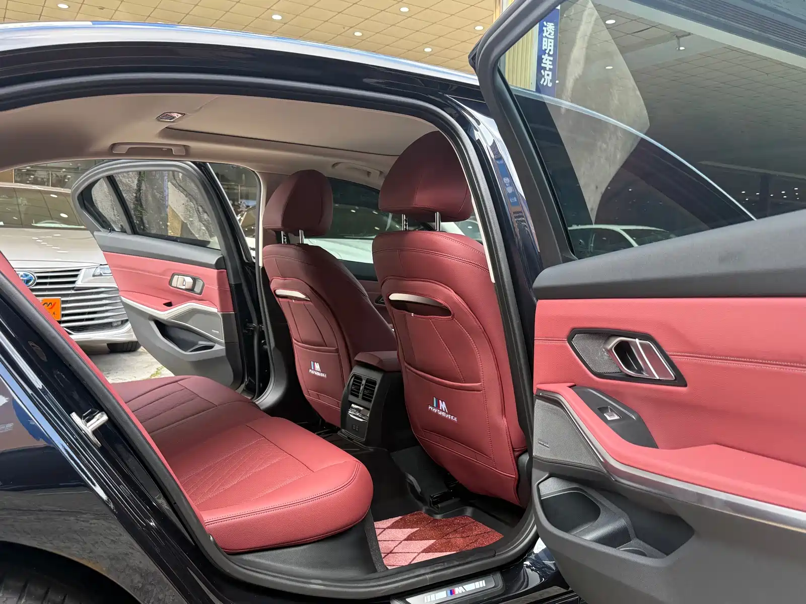 Photo 11 - BMW 3 Series