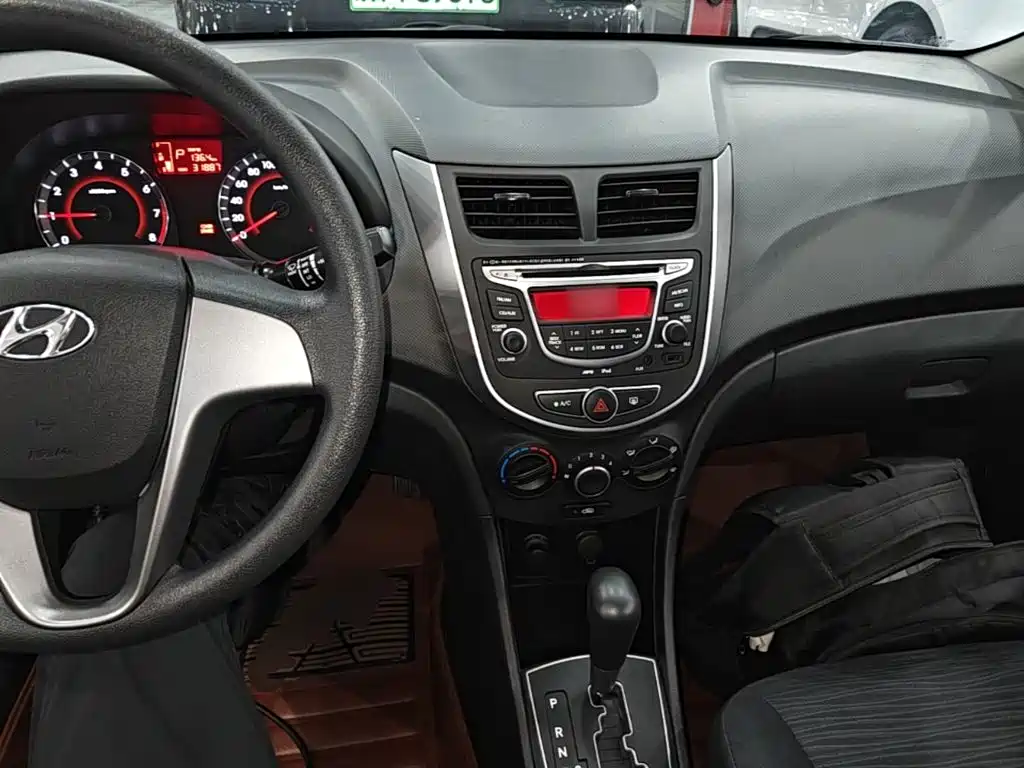 Hyundai Reina 2016 2014 Model 1.4L Automatic GLX