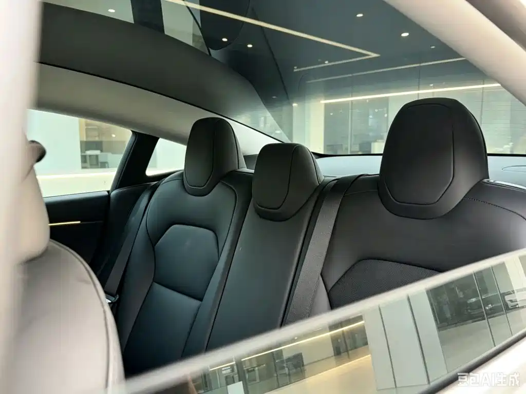 Фото 6 - Tesla Model 3