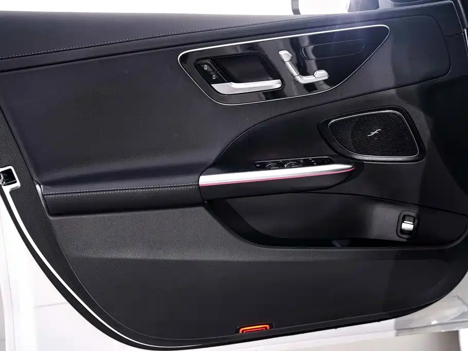 Фото 17 - Mercedes-Benz C-Class