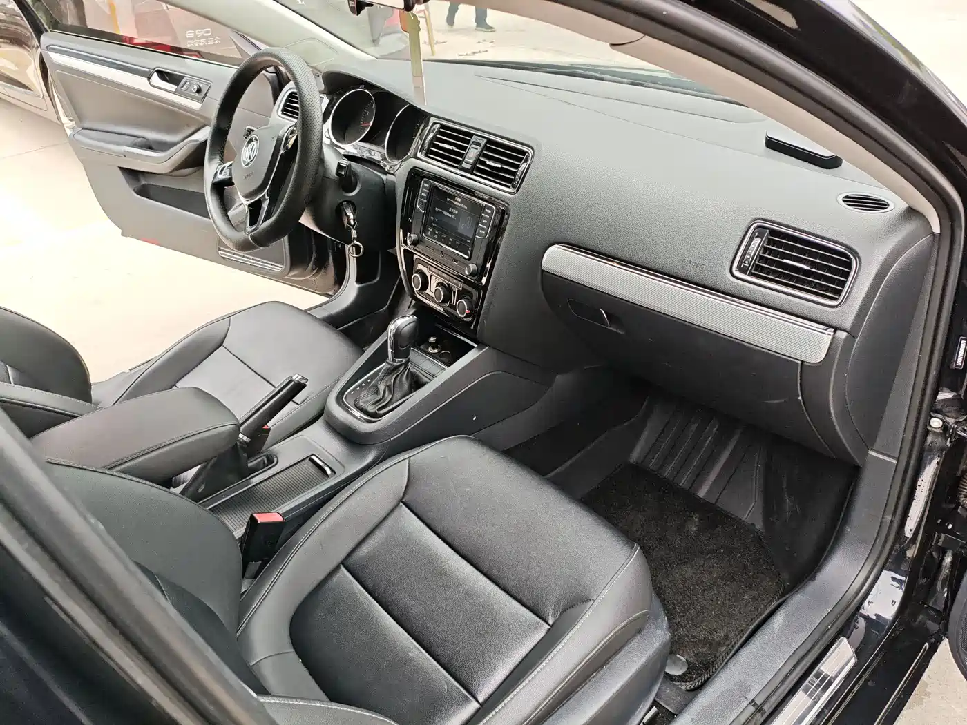 Volkswagen Sagitar 2015 230TSI Automatic Comfort фото 13