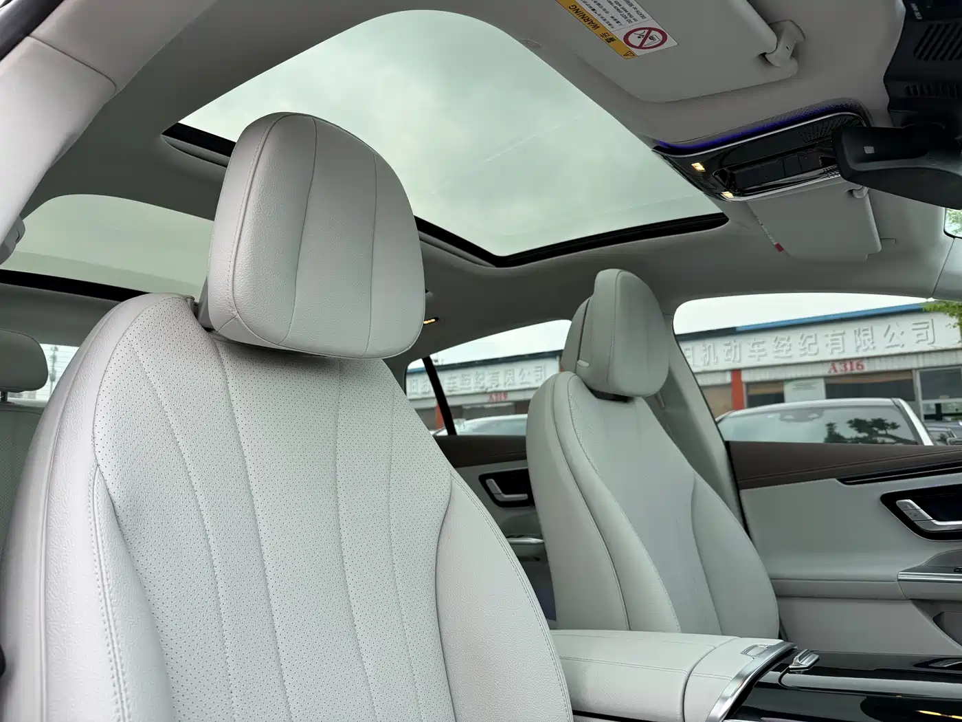 Mercedes-Benz EQE 2022 350 Luxury Edition фото 11