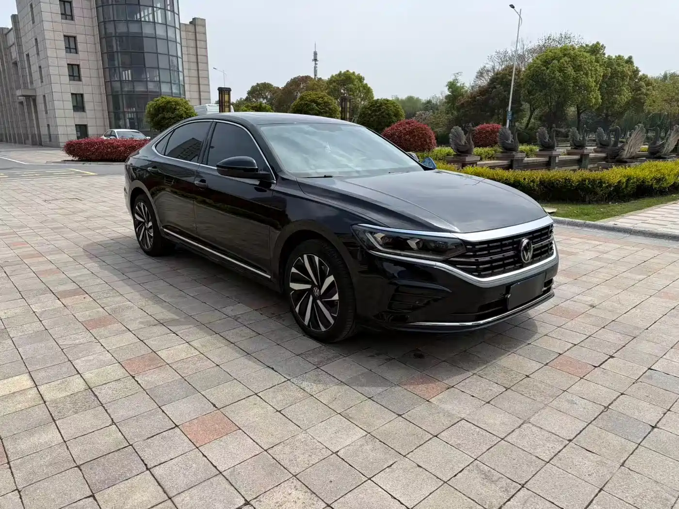 Volkswagen Passat 2023 330TSI Elite Edition фото 2