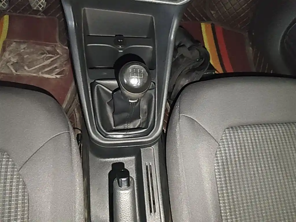 Volkswagen Santana 2016 1.6L Manual Trend Edition фото 14