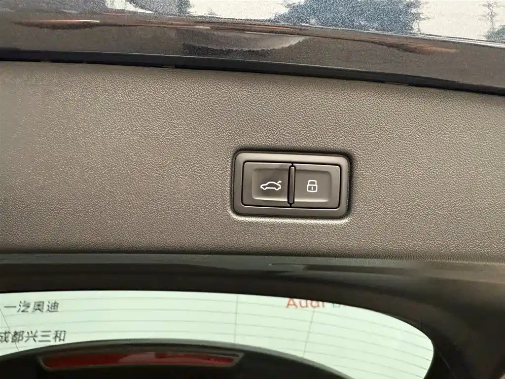 Фото 8 - Audi Q4 e-tron