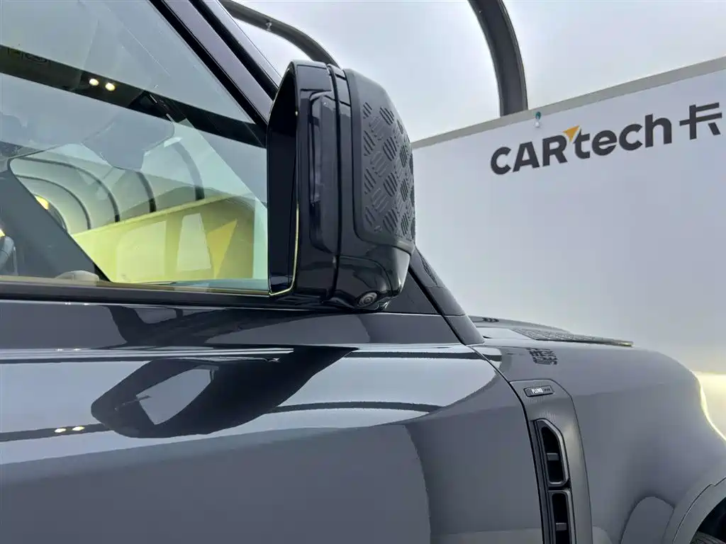 Land Rover Defender 2023 Facelift 110 3.0T P400 Dark Special Edition фото 28