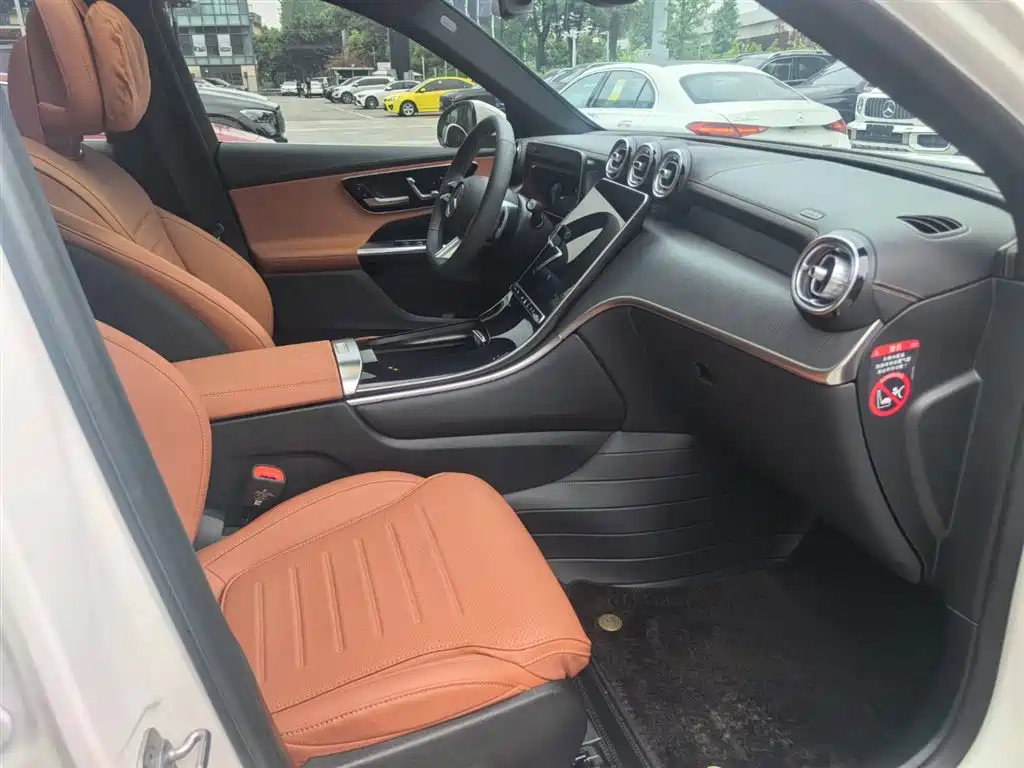 Mercedes-Benz GLC 2024 GLC 260 L 4MATIC Luxury 5-seater фото 16