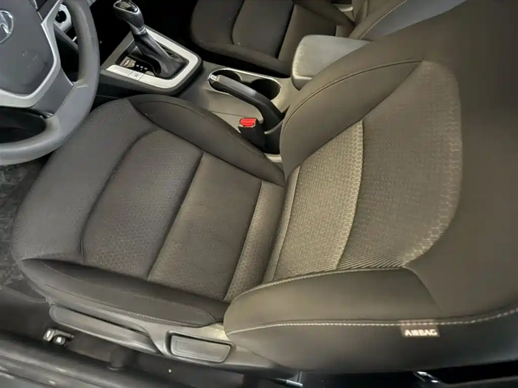 Hyundai Elantra 2016 Model 1.6L Automatic Smart Elite фото 8