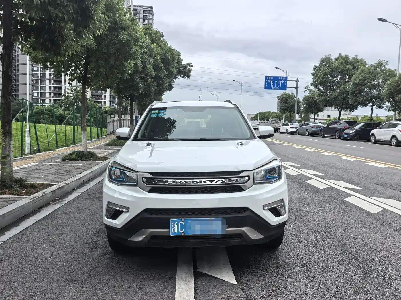 Фото 2 - Changan CS75
